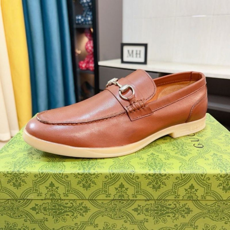 G*u*i leather shoes
